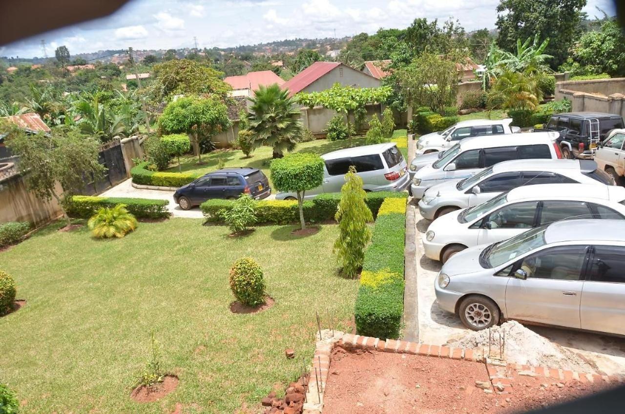 Merian Gardens And Guest House Mukono Town Exterior foto
